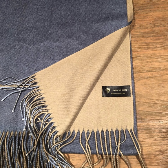 Cashmere Scarf NWOT - Picture 2 of 5